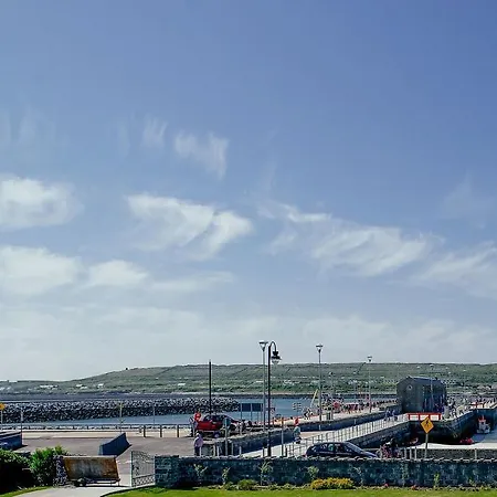Pier House 3*